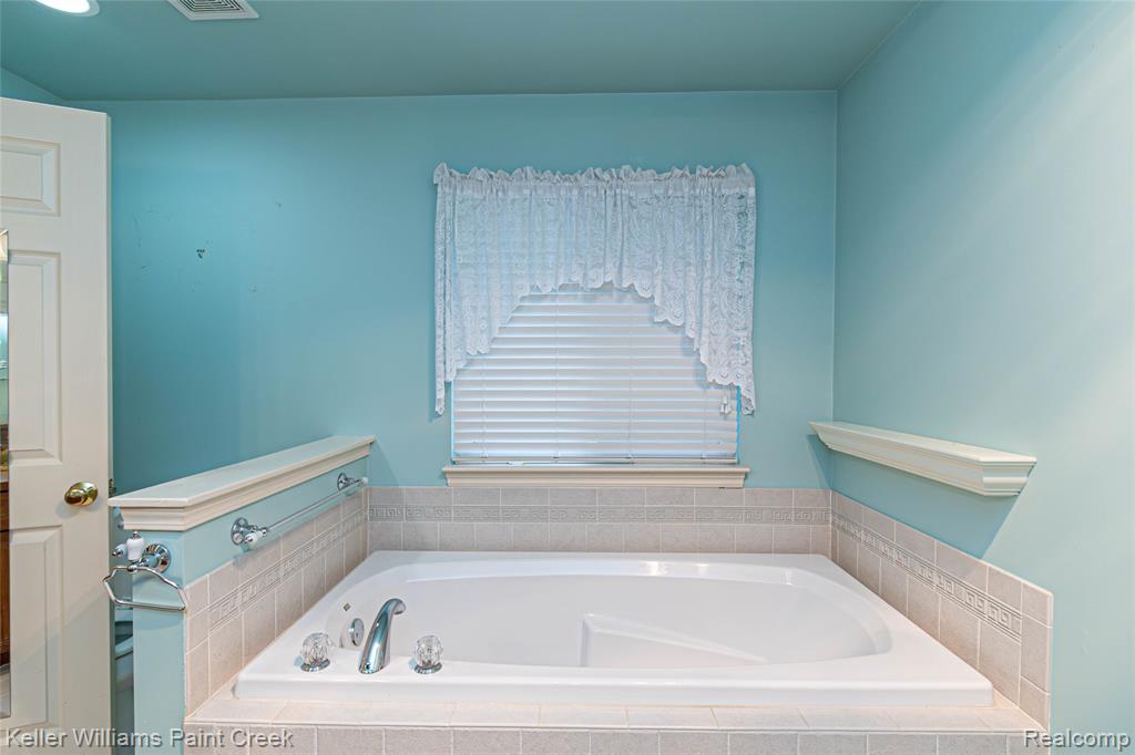 49675 Sable Creek Drive, 30, Macomb, MI 48042 — Photo 11