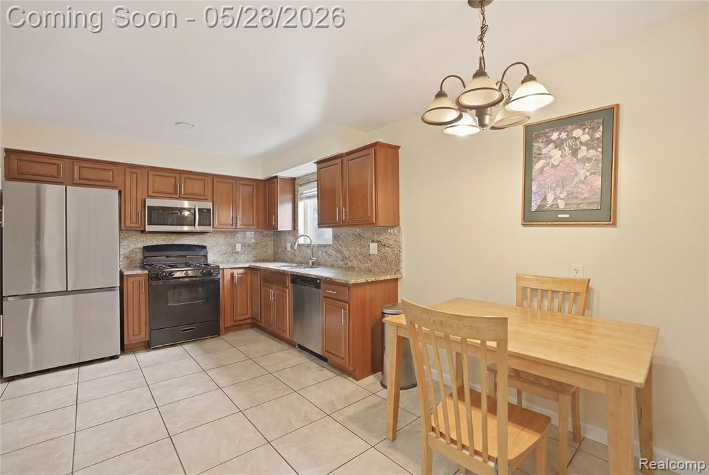 29108 Dover Avenue, Warren, MI 48088 — Photo 10