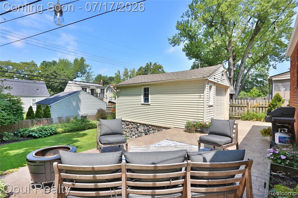 905 Forestdale Road, Royal Oak, MI 48067 — Photo 5