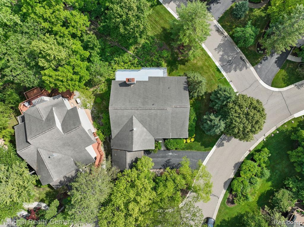 4888 WOODCLIFF HILL Road, West Bloomfield, MI 48323 — Photo 45