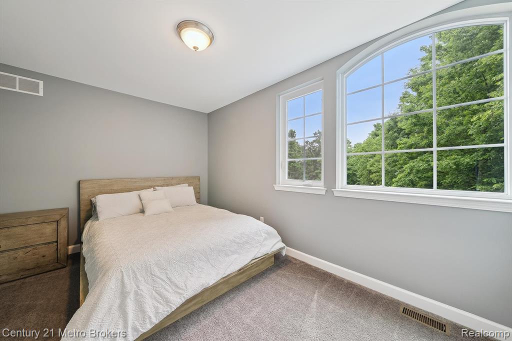 9119 Hegel Road, Goodrich Vlg, MI — Photo 30