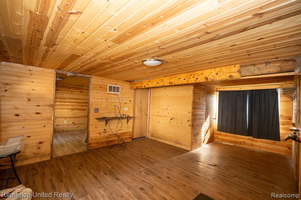 106 Devonshire Drive, Prudenville, MI 48651 — Photo 15