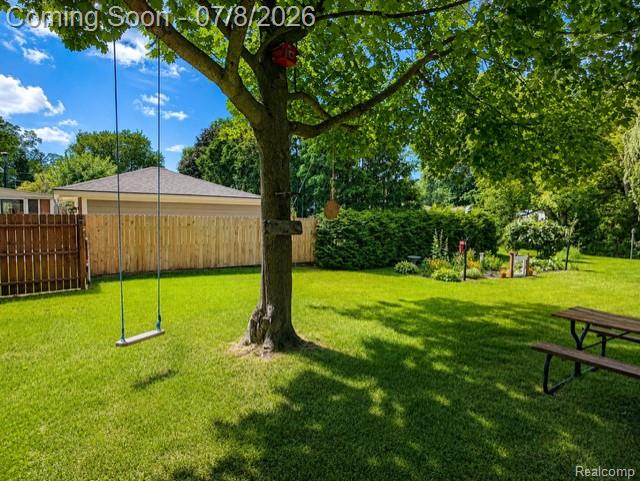 839 E Maple Street, Holly, MI 48442 — Photo 7