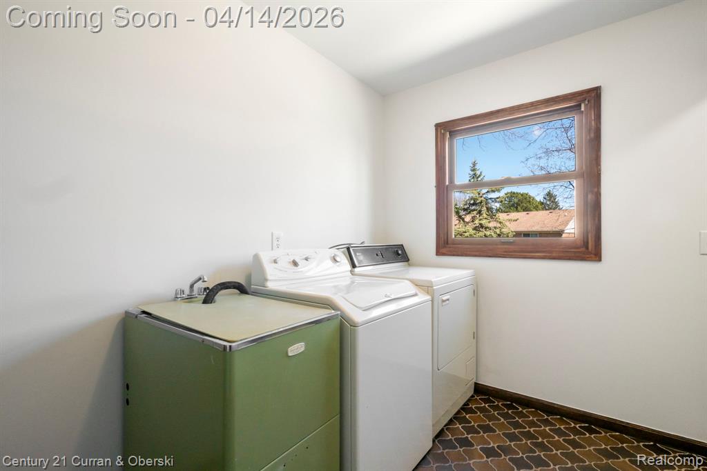 41100 White Haven Court, Northville, MI 48168 — Photo 38