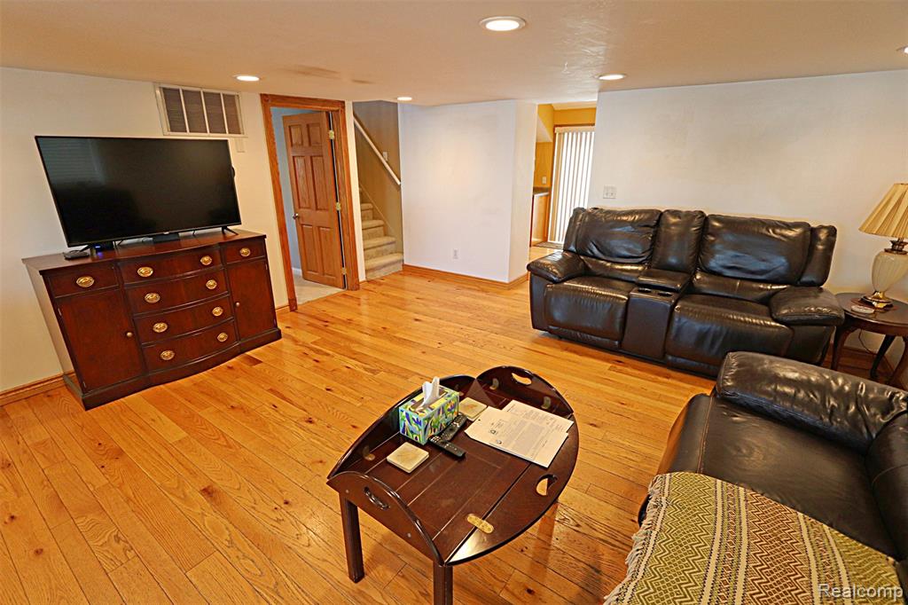 412 E Shore Drive, Whitmore Lake, MI 48189 — Photo 22
