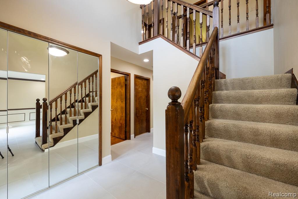 6275 Fairbrook Court, West Bloomfield, MI — Photo 5