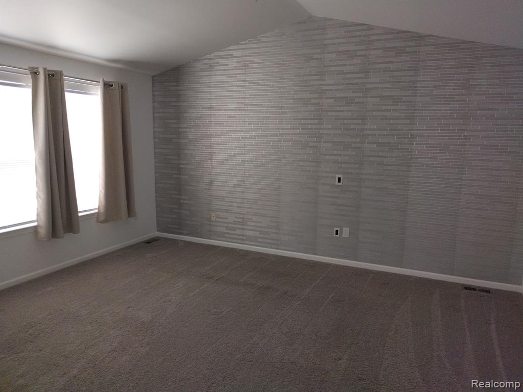 8993 HAYMARKET Street, White Lake, MI — Photo 17