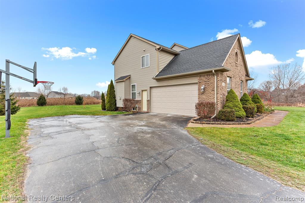 316 Lenox Lane, Brighton, MI 48114 — Photo 46