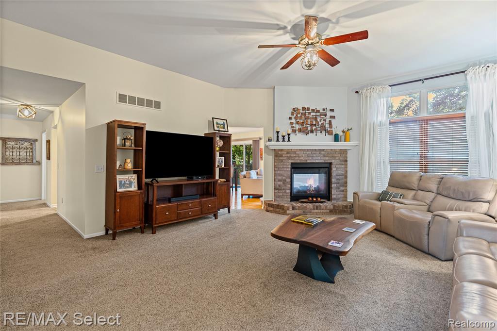 4278 Springwood Court, Fenton, MI 48430 — Photo 7