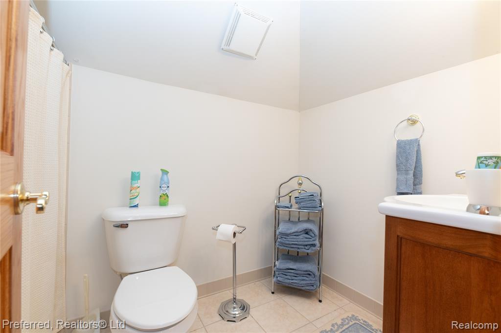 9769 Fawnwood Drive, Carleton, MI 48117 — Photo 39