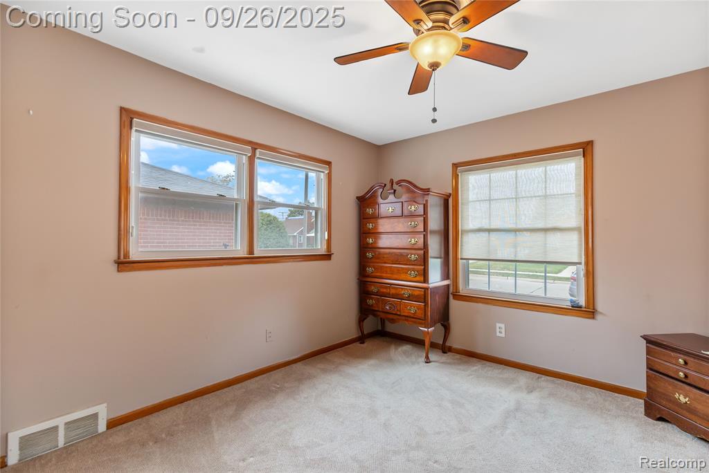 7290 Helen, Center Line, MI 48015 — Photo 12