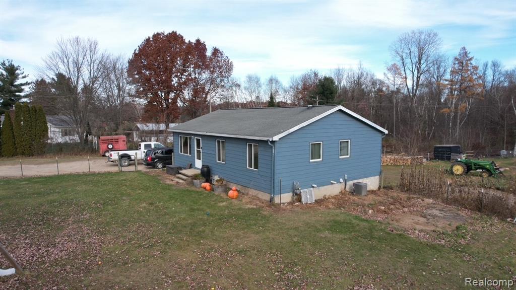 2608 N Lake Pleasant Road, Attica, MI 48412 — Photo 2
