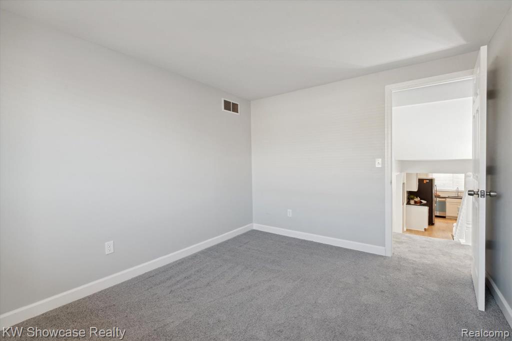 44048 Harsdale Drive, Canton, MI 48187 — Photo 29