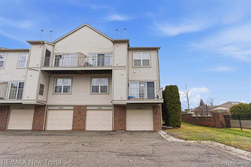 3270 Johanna Ware W, Wixom, MI 48393 — Photo 30