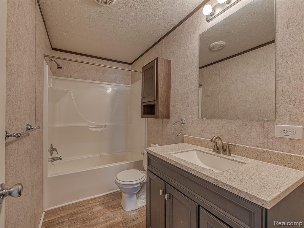 131 KIMBERLY Lane, Dundee, MI 48131 — Photo 15