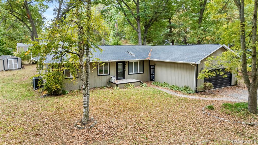 4535 Central Avenue, Clarkston, MI — Photo 44