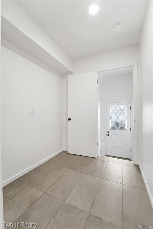 641 E Brockton Avenue, Madison Heights, MI 48071 — Photo 11