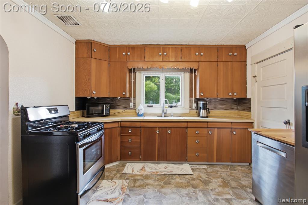 223 N Main Street, Webberville, MI 48892 — Photo 15