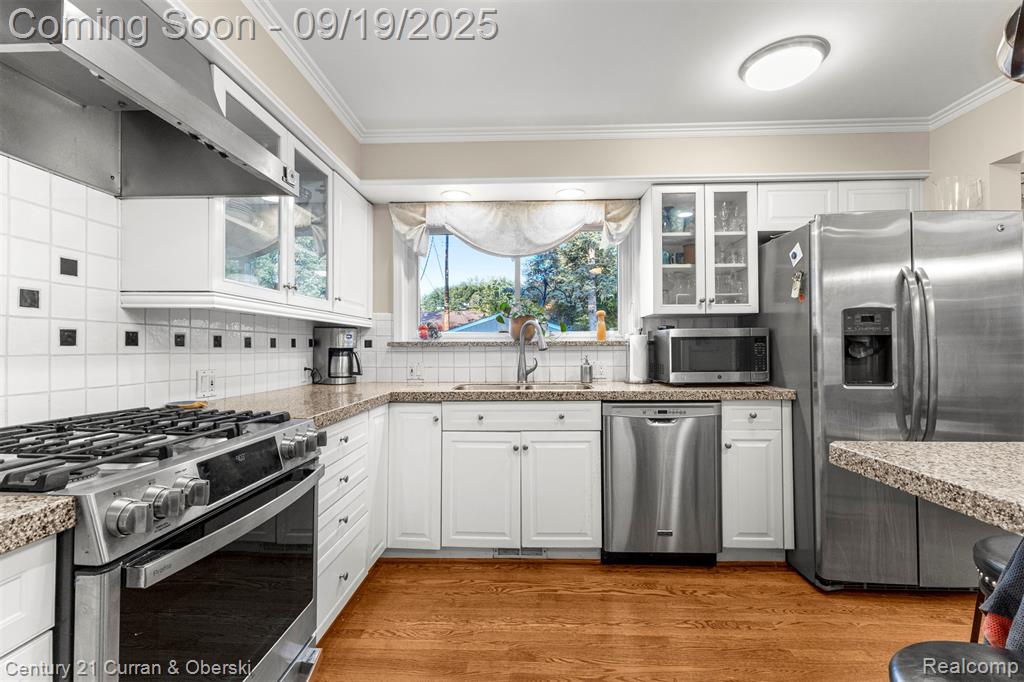 635 N Rosevere Avenue, Dearborn, MI 48128 — Photo 9