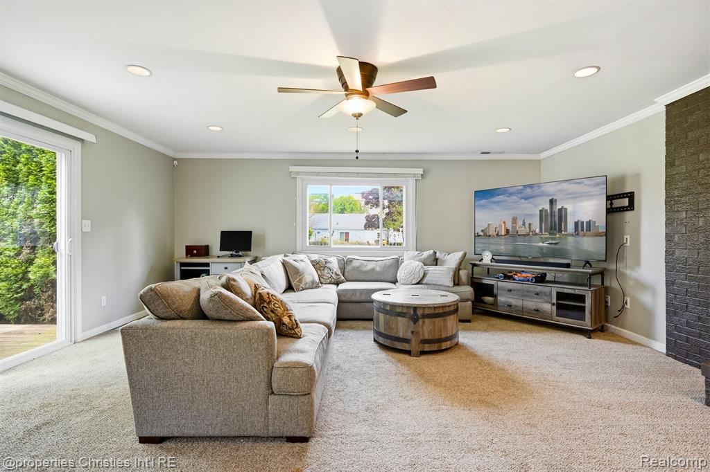 9034 Elmhurst Avenue, Plymouth, MI 48170 — Photo 18