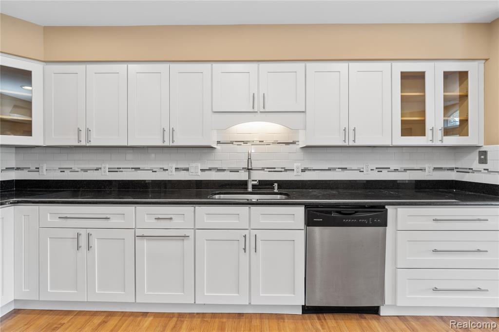 6607 Westbrooke Court, West Bloomfield, MI — Photo 13