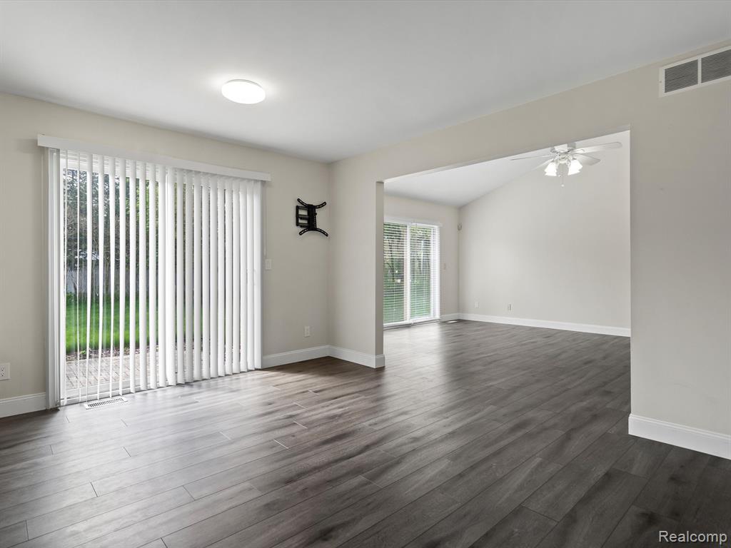 4979 SOMERTON Drive, Troy, MI 48085 — Photo 11