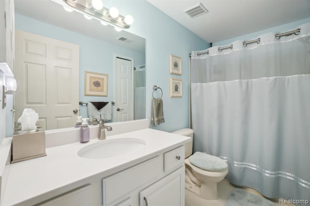 52355 HEATHERSTONE Avenue, Macomb, MI 48042 — Photo 15