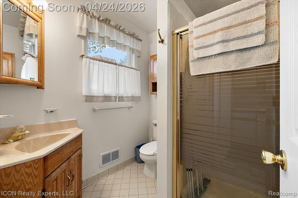 32347 Farmersville Road, Farmington, MI 48334 — Photo 38