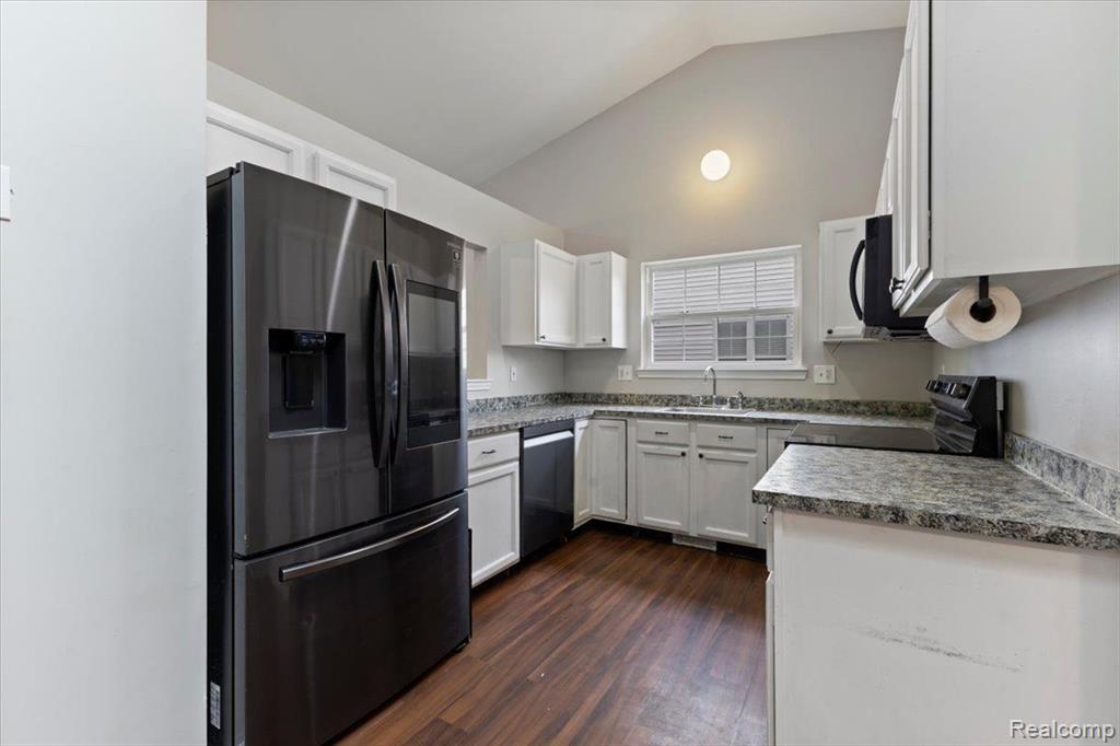 7102 MISSION HILLS Drive, Ypsilanti, MI 48197 — Photo 12
