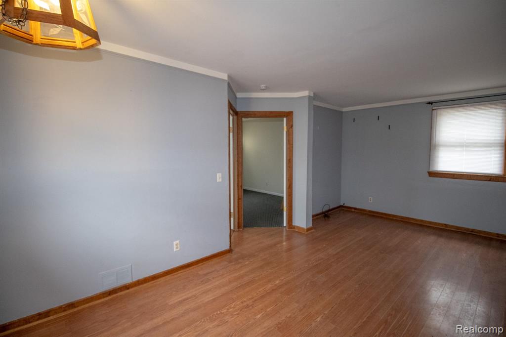 4016 JACKSON Street, Dearborn Heights, MI 48125 — Photo 9