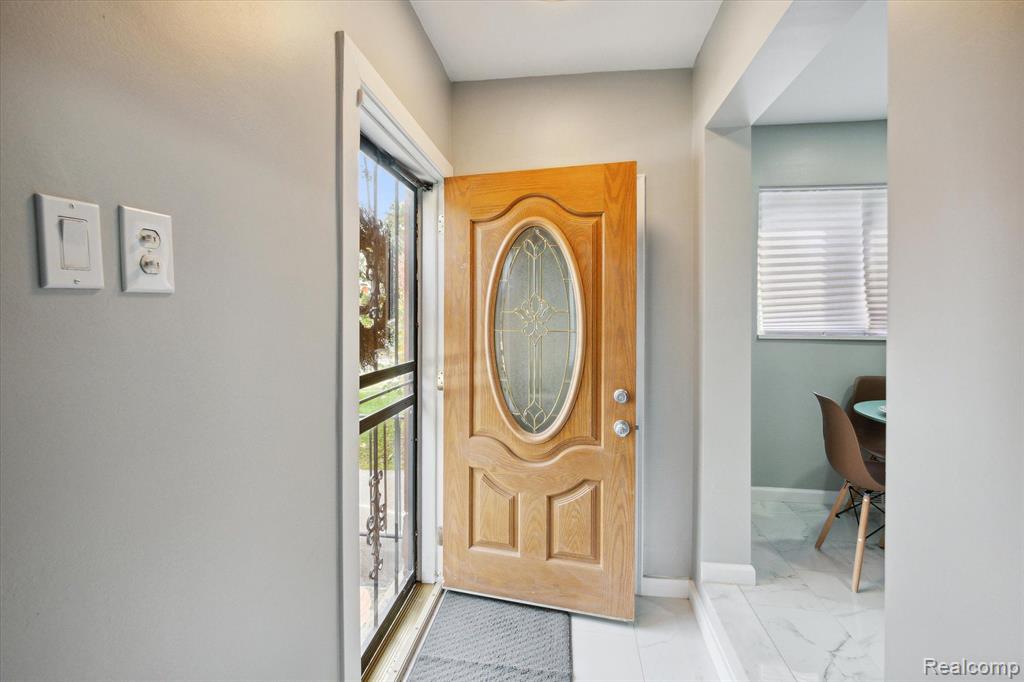 6445 LONDON Street, Detroit, MI 48221 — Photo 6