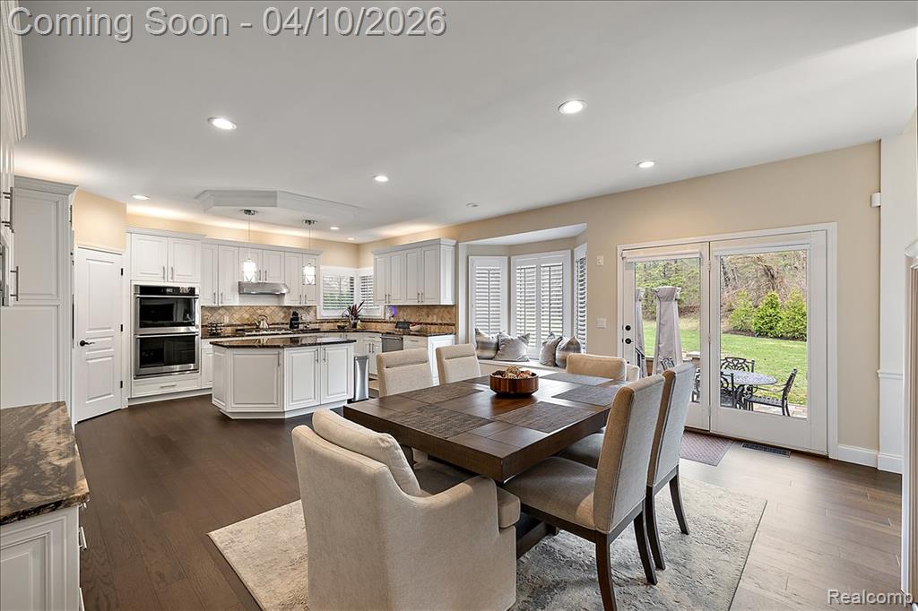 Informal Dining (Eat-in Kitchen)