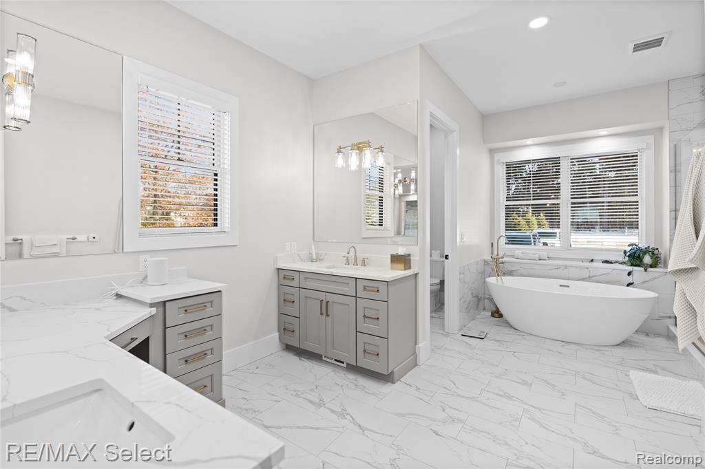 2208 Grove Park Road, Fenton, MI, 48430