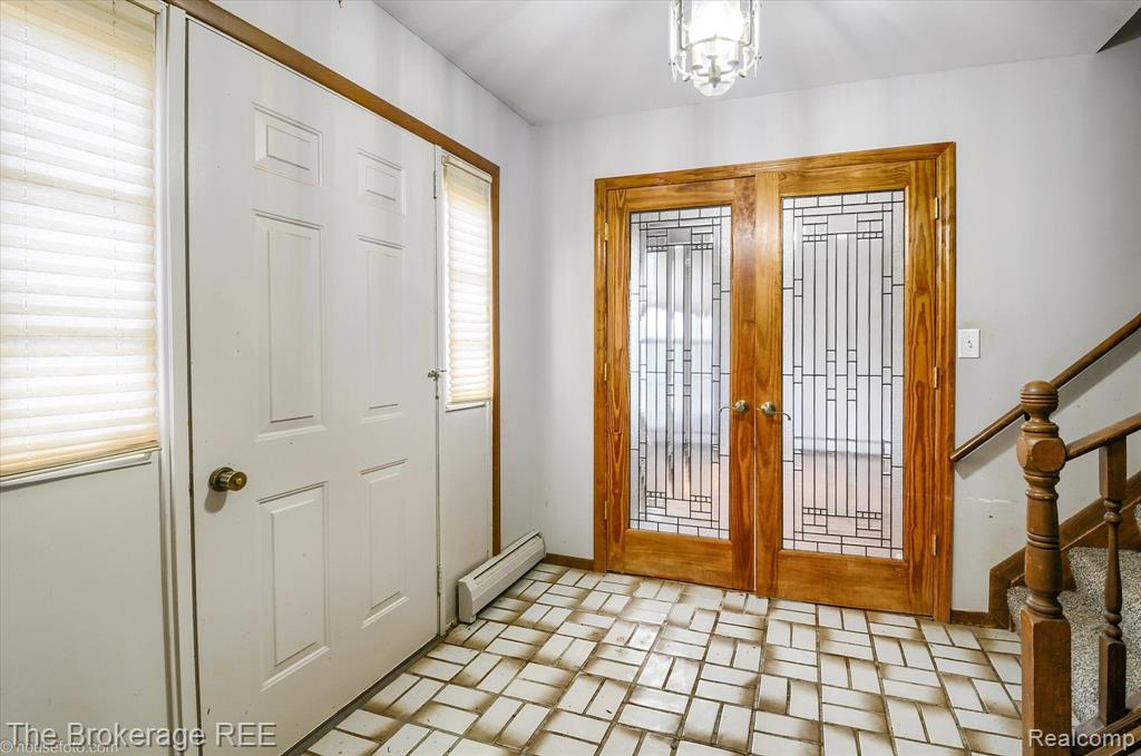688 UPHILL Road, Milford, MI 48381 — Photo 14