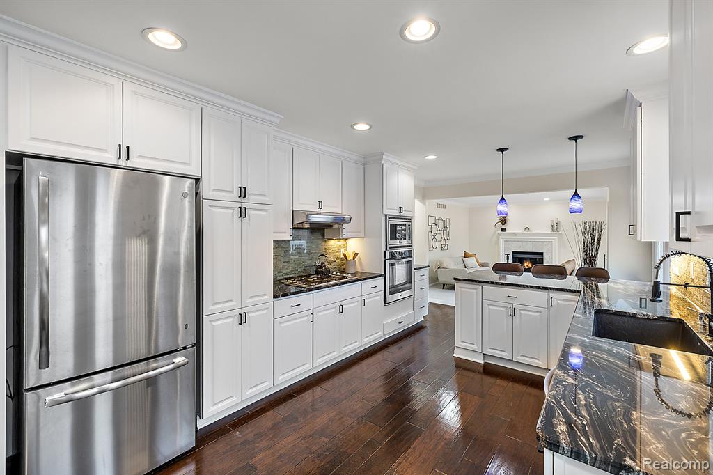 708 Oak View Ln, Milford, MI 48381 — Photo 33