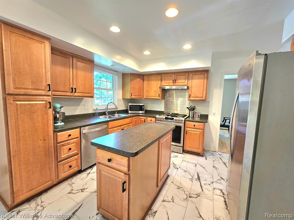 5962 TROTTER Lane, West Bloomfield, MI — Photo 2
