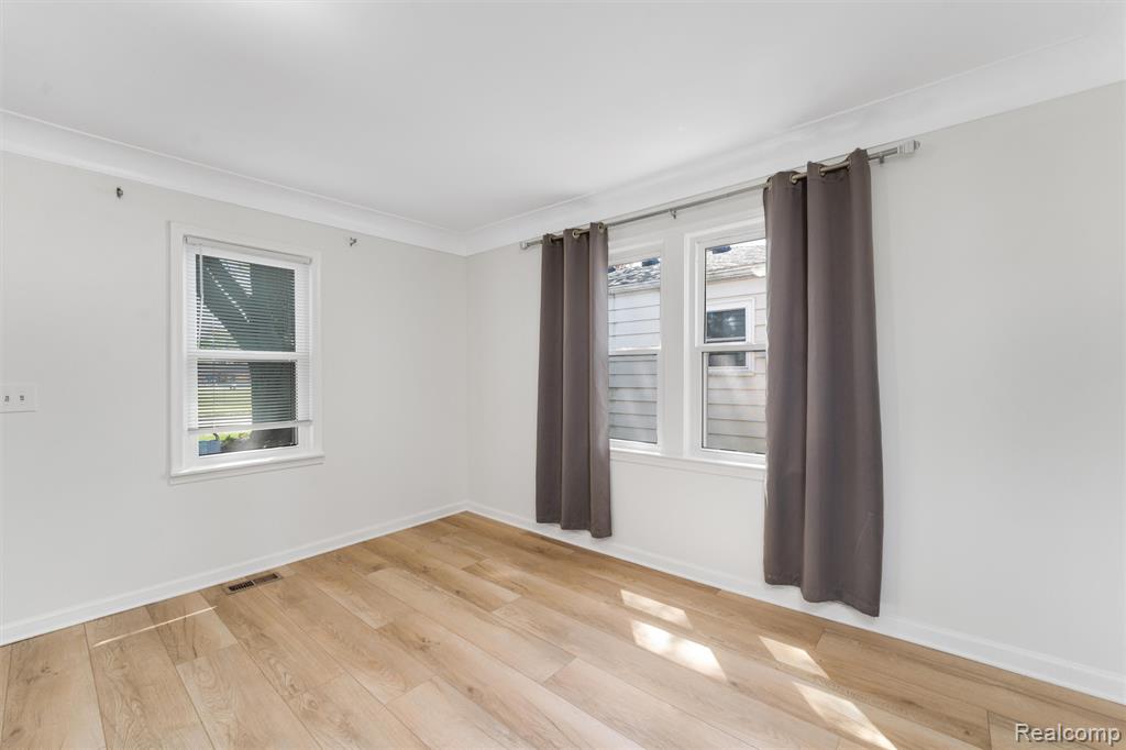 28855 Delton Street, Madison Heights, MI 48071 — Photo 5