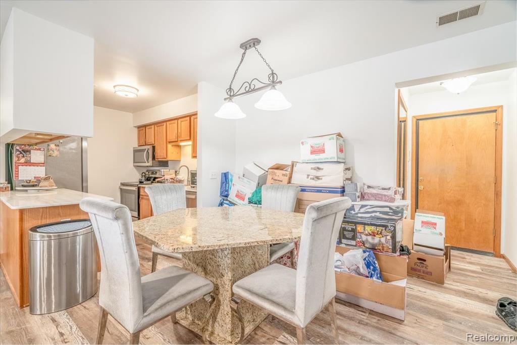 9714 Sawgrass Court, Belleville, MI 48111 — Photo 5