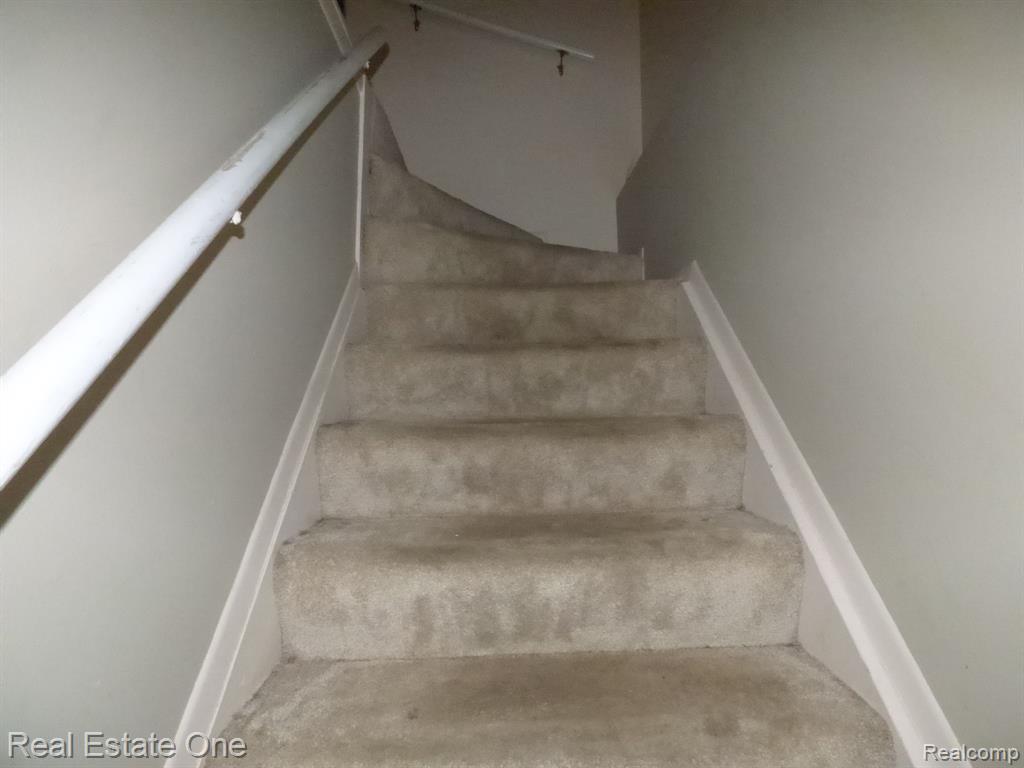 108 Princeton Drive, South Lyon, MI 48178 — Photo 4