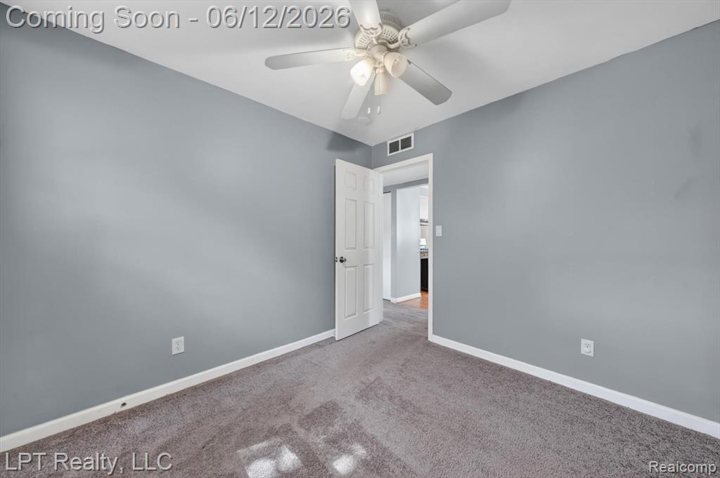 806 E Barrett Avenue, Madison Heights, MI 48071 — Photo 22