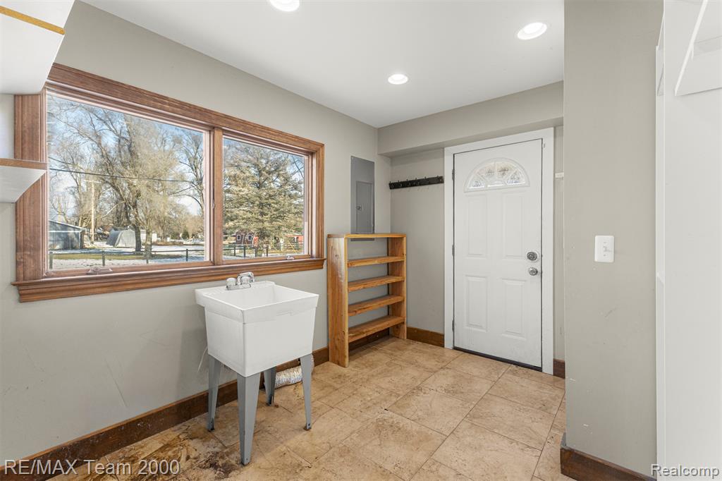 15615 Martinsville Road, Van Buren, MI 48111 — Photo 25