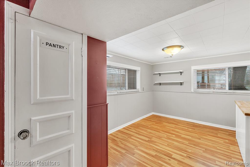 978 PANORAMA Drive, Milford, MI 48381 — Photo 6