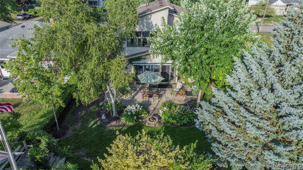 30500 Bayview Drive, Gibraltar, MI — Photo 39