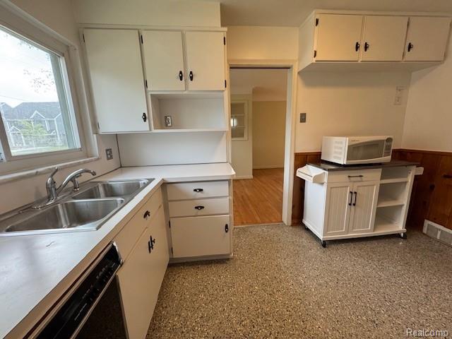 600 S MINERVA Avenue, Royal Oak, MI 48067 — Photo 5