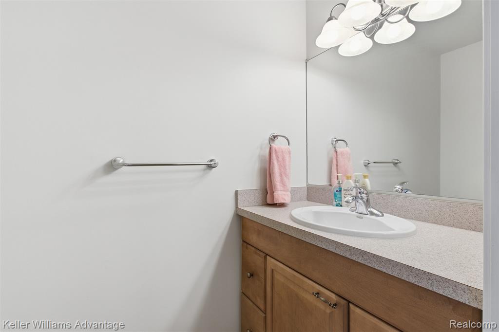 3164 Woods Circle, Detroit, MI 48207 — Photo 12