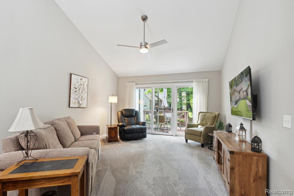 2736 MAPLE FOREST Drive, Wixom, MI 48393 — Photo 11