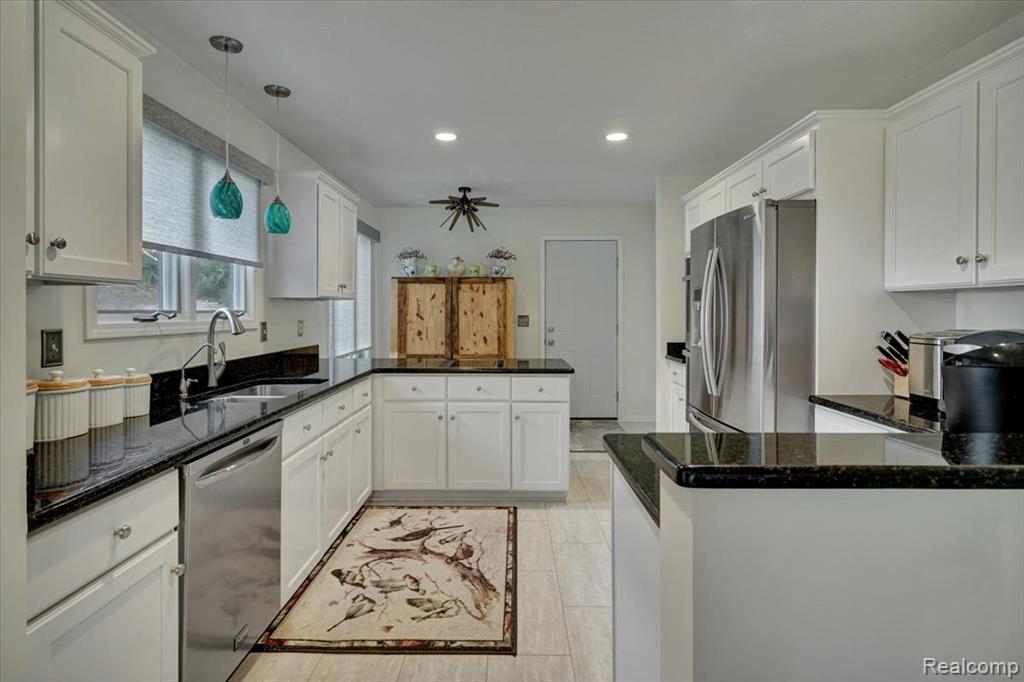 6516 Scenic Pines Court, Clarkston, MI — Photo 13
