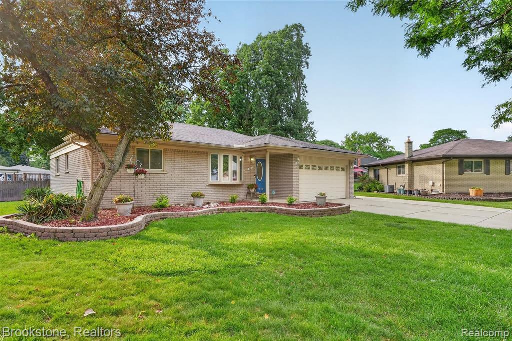 720 Comet Court, Canton, MI 48188 — Photo 2