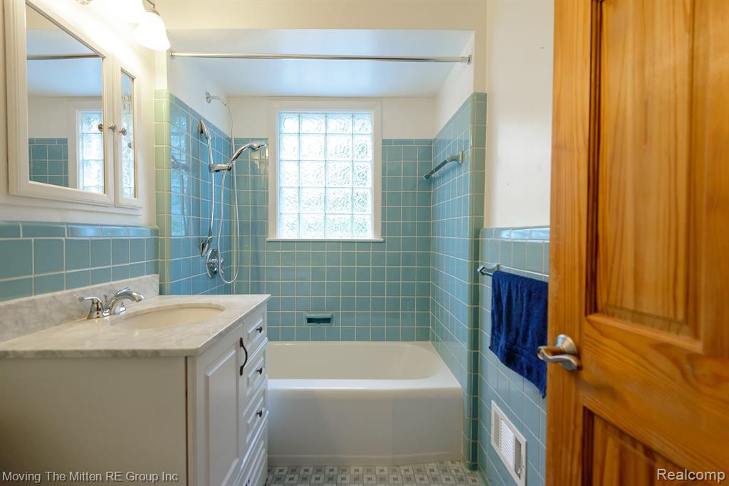 9205 Rocker Avenue, Plymouth, MI 48170 — Photo 20