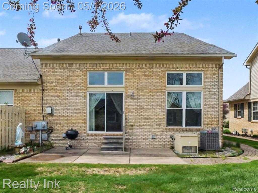 25419 Bohn Court, Flat Rock, MI 48134 — Photo 10